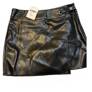 NWT. Black Faux Leather Mini Skirt